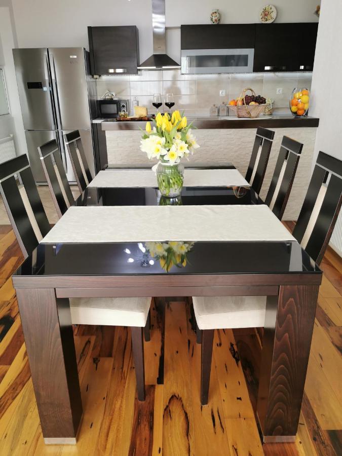 Apartments Deak Макарска Екстериор снимка