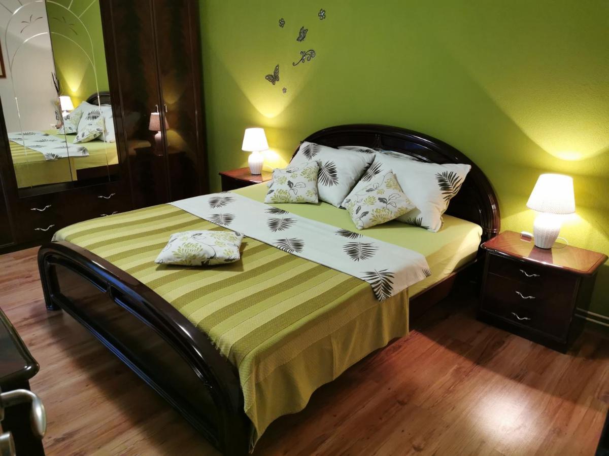 Apartments Deak Макарска Екстериор снимка