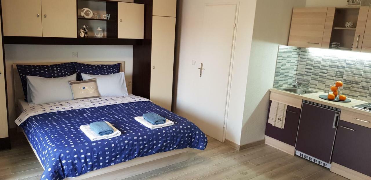 Apartments Deak Макарска Екстериор снимка