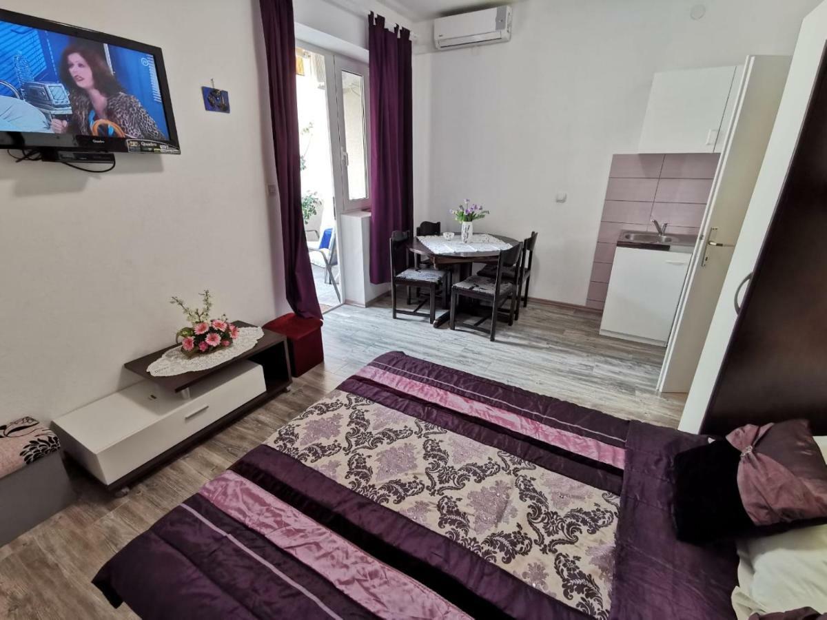 Apartments Deak Макарска Екстериор снимка