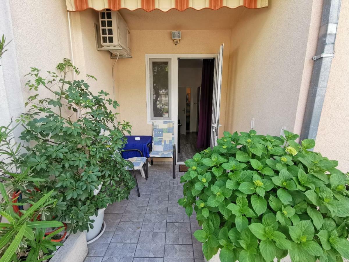 Apartments Deak Макарска Екстериор снимка